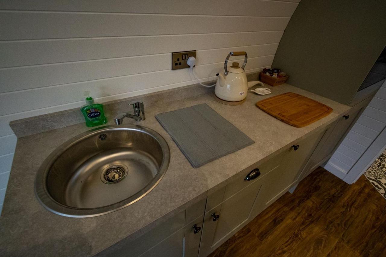 1-Bed Pod Cabin In Beautiful Surroundings Wrexham Ngoại thất bức ảnh
